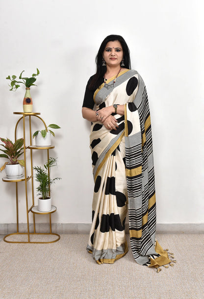 Printed Border with Ajrakh Rich Pallu With Contrast Blouse