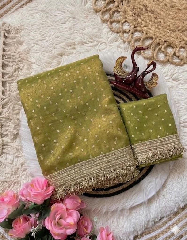 Colour:Mehndi