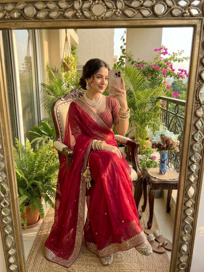 color:Red