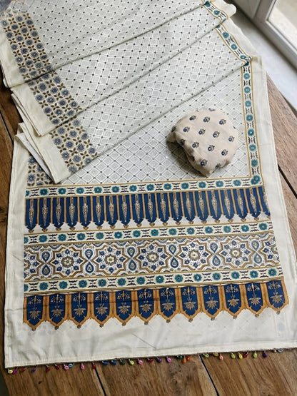 Insta Viral Ajrak Mirror Work Saree – Trending Collection