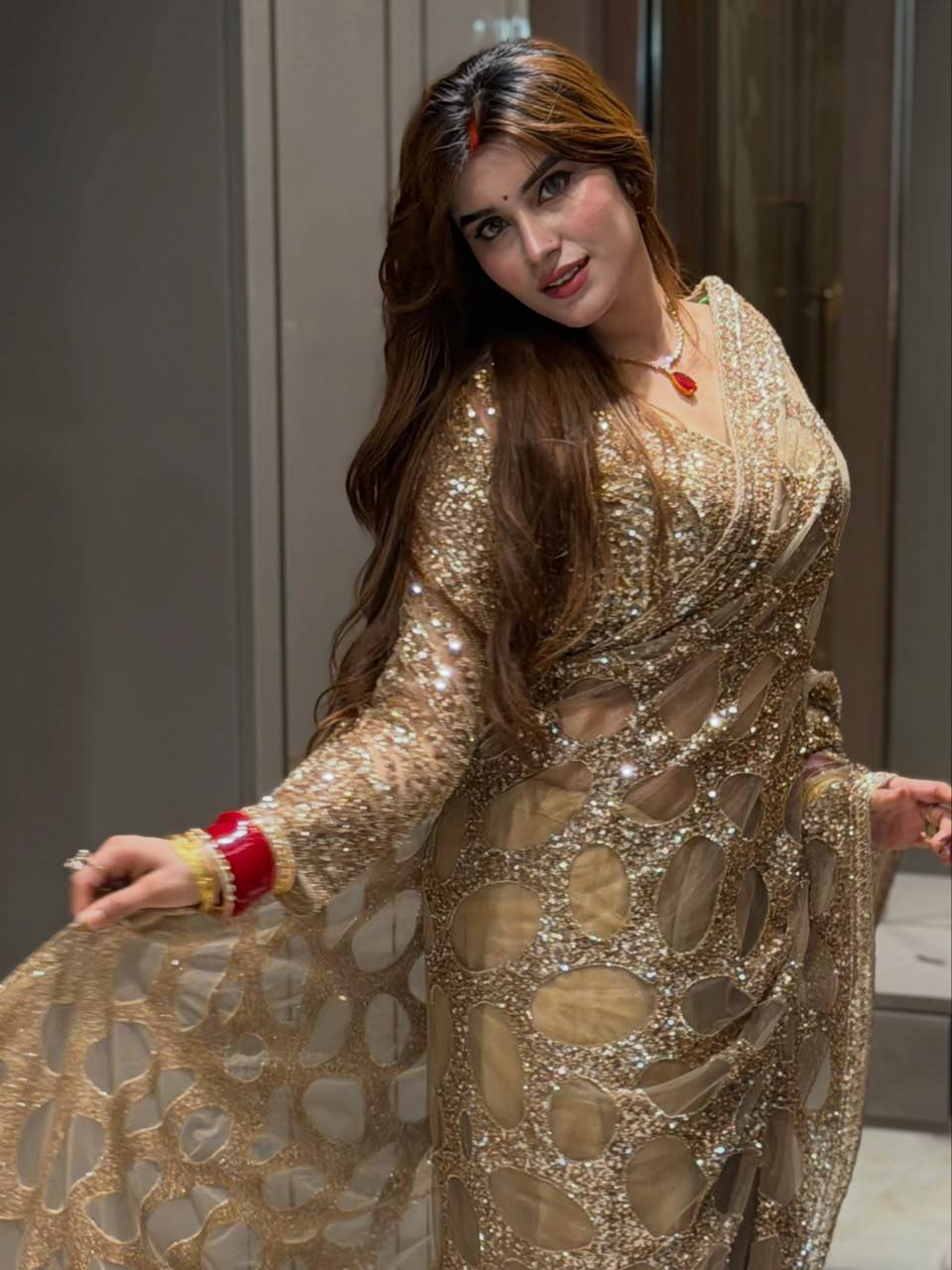 Color:Gold