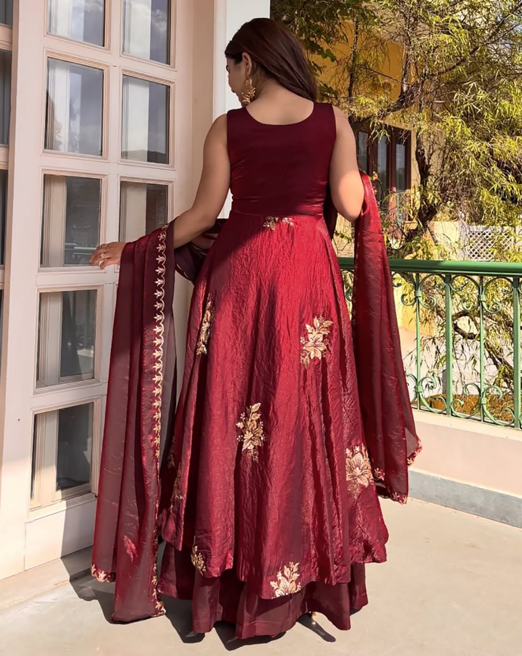 Color:Maroon