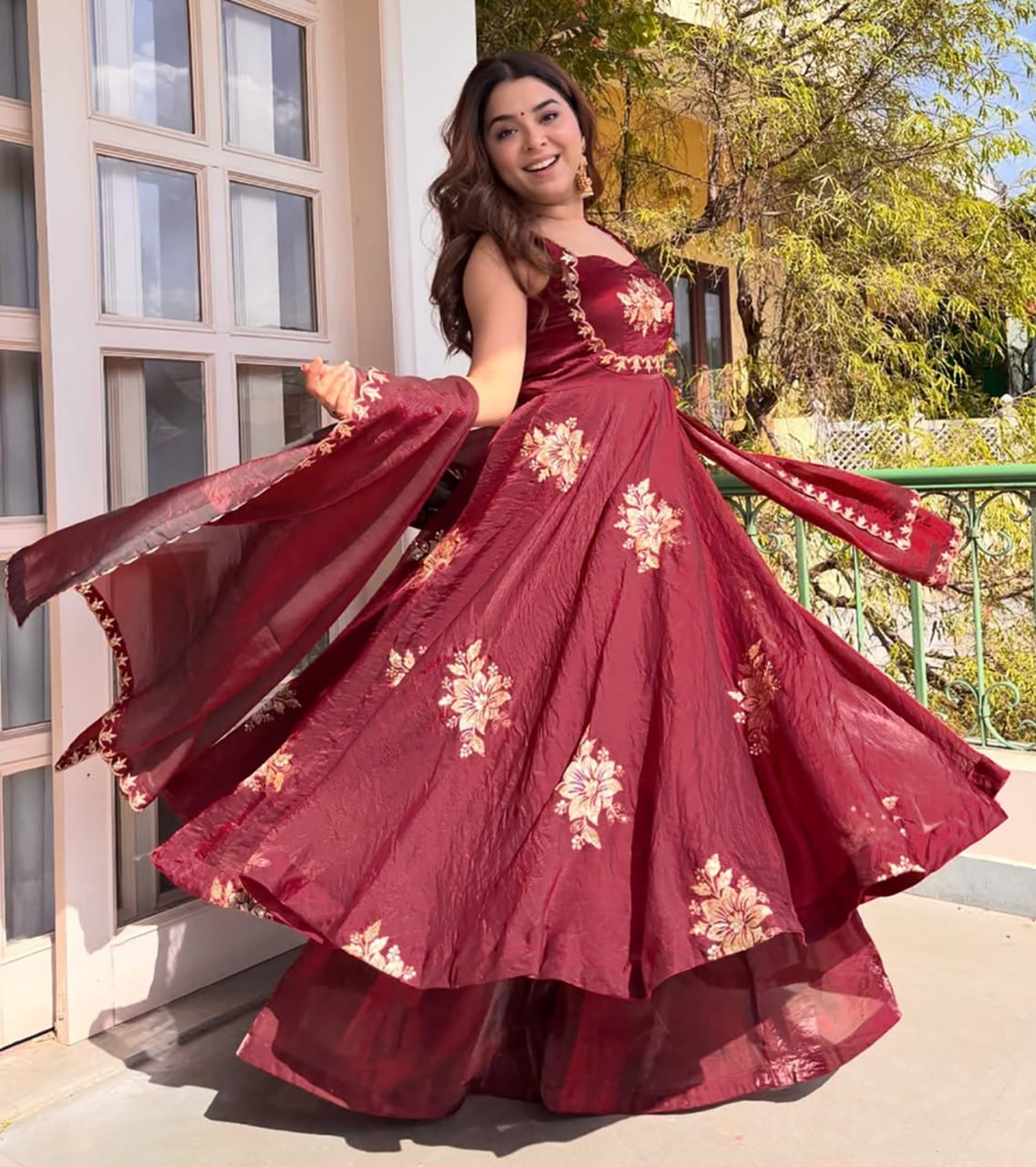Color:Maroon