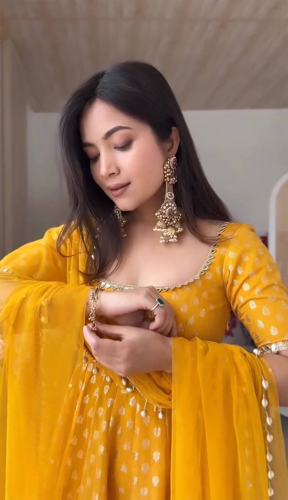 Color:Yellow