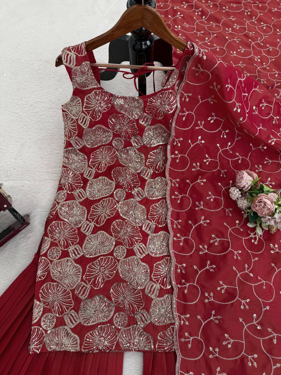 Color:Red