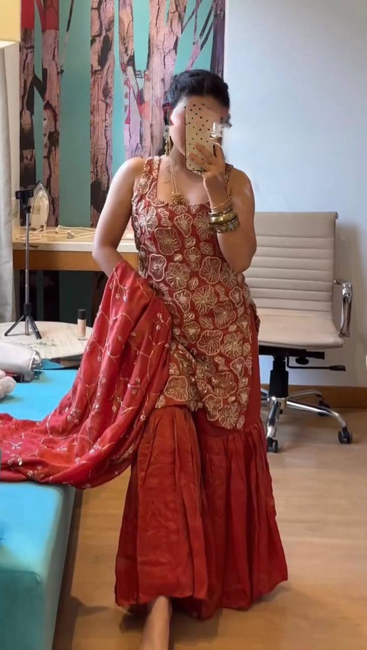 Color:Red