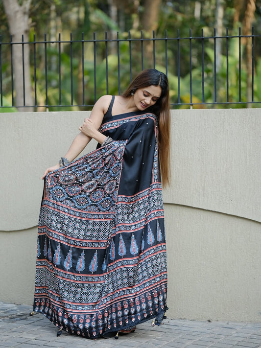 Color:Black