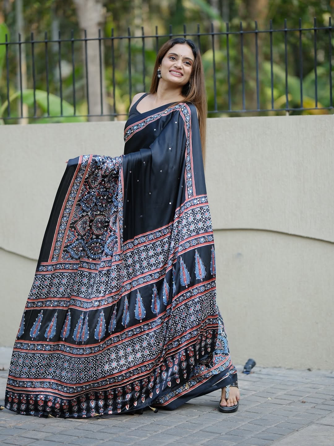 Color:Black