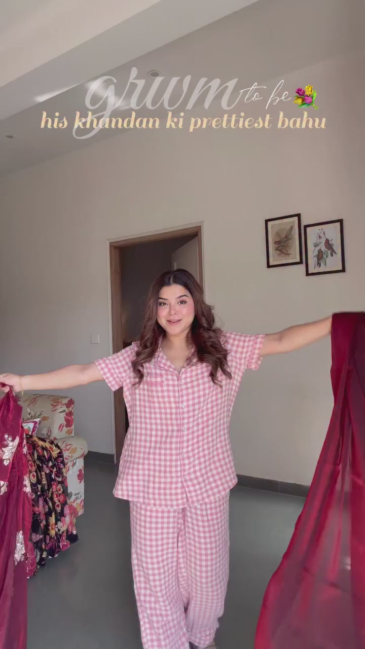Color:Maroon
